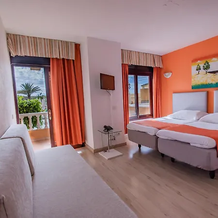 Aparthotel Servatur Caribe Playa de las Americas (Tenerife)